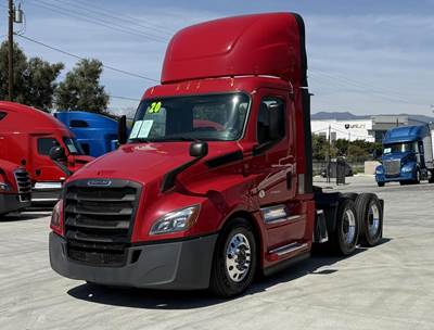 Freightliner Cascadia 126 Day Cab Truck - Detroit 455HP, 12 Speed Dt12 Automatic