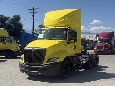 International RH Day Cab Truck - A26 410HP, Automatic
