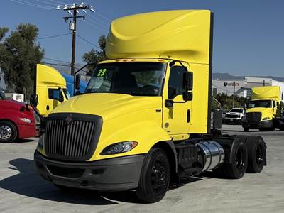 International RH Day Cab Truck - 410HP, Automatic