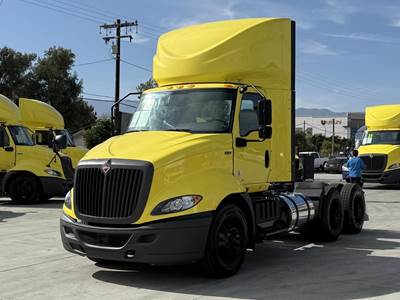 International RH Day Cab Truck - 410HP, Automatic