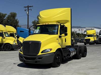 International RH Day Cab Truck - 410HP, Automatic