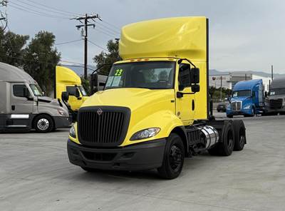 International RH Day Cab Truck - 410HP, Automatic