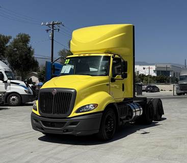International RH Day Cab Truck - 410HP, Automatic