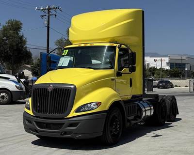 International RH Day Cab Truck - 410HP, Automatic