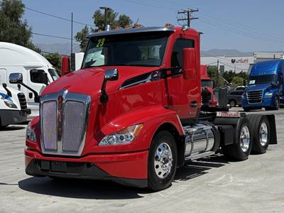 Kenworth T680 Day Cab Truck - Paccar 455HP, 12 Speed Dt12 Amt