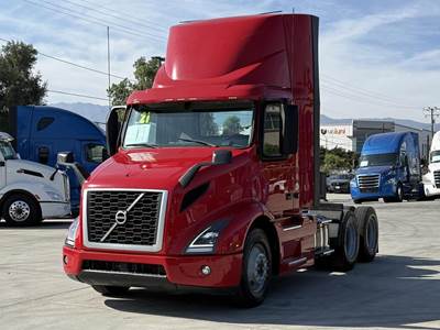 Volvo VNR64T300 Day Cab Truck - D13 425HP, Automatic