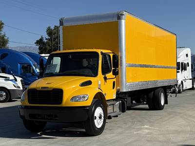 Freightliner M2 106 Box Truck - 220HP, Automatic, Roll up Door, Liftgate