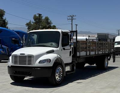 Freightliner M2 106 Flatbed Truck - Automatic