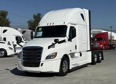 Freightliner Cascadia 126 Sleeper Semi Truck - Detroit 455HP, 12 Speed Dt12 Automatic