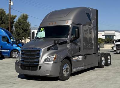 Freightliner Cascadia 126 Sleeper Semi Truck - Detroit 455HP, 12 Speed Dt12 Automatic