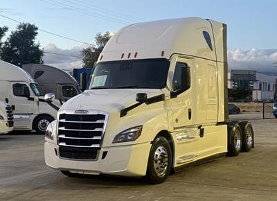 Freightliner Cascadia 126 Sleeper Semi Truck - Detroit 455HP, 12 Speed Dt12 Automatic