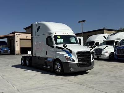 Freightliner Cascadia 126 Sleeper Semi Truck - Raised Roof Sleeper, Detroit 455HP, 12 Speed Dt12 Automatic