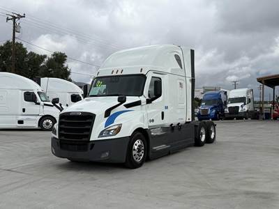 Freightliner Cascadia 126 Sleeper Semi Truck - Detroit 455HP, 12 Speed Dt12 Automatic