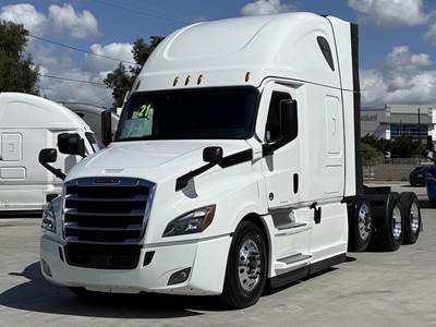Freightliner Cascadia 126 Tri Axle Sleeper Semi Truck - Detroit 455HP, 12 Speed Dt12 Automatic