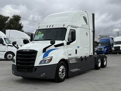 Freightliner Cascadia 126 Sleeper Semi Truck - Detroit 455HP, 12 Speed Dt12 Automatic