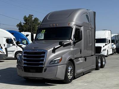 Freightliner Cascadia 126 Sleeper Semi Truck - Detroit 455HP, 12 Speed Dt12 Automatic