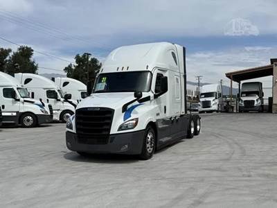 Freightliner Cascadia 126 Sleeper Semi Truck - Detroit 455HP, 12 Speed Dt12 Automatic
