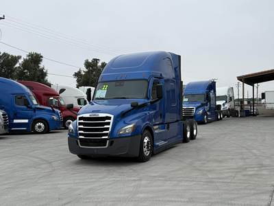 Freightliner Cascadia 126 Sleeper Semi Truck - Detroit 455HP, 12 Speed Dt12 Automatic