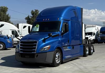 Freightliner Cascadia 126 Sleeper Semi Truck - Detroit 455HP, 12 Speed Dt12 Automatic