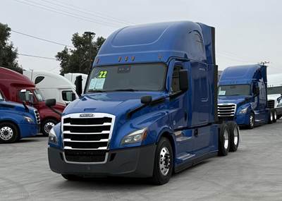Freightliner Cascadia 126 Sleeper Semi Truck - Detroit 455HP, 12 Speed Dt12 Automatic