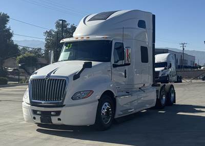 International LT Sleeper Semi Truck - Raised Roof Sleeper, Cummins 450HP, 12 Speed Automatic