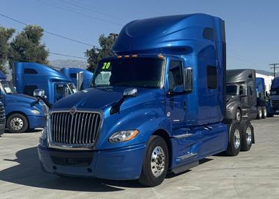 International LT Sleeper Semi Truck - Raised Roof Sleeper, Cummins 450HP, Automatic