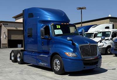 International LT Sleeper Semi Truck - Raised Roof Sleeper, Cummins 450HP, Automatic