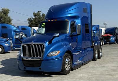 International LT Sleeper Semi Truck - Raised Roof Sleeper, Cummins 450HP, Automatic