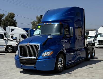 International LT Sleeper Semi Truck - Raised Roof Sleeper, Cummins 450HP, Automatic