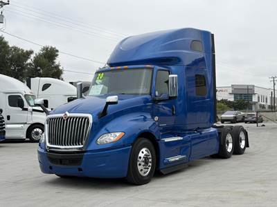 International LT Sleeper Semi Truck - Raised Roof Sleeper, Cummins 450HP, Automatic