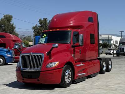 International LT Sleeper Semi Truck - Raised Roof Sleeper, Cummins 450HP, Automatic