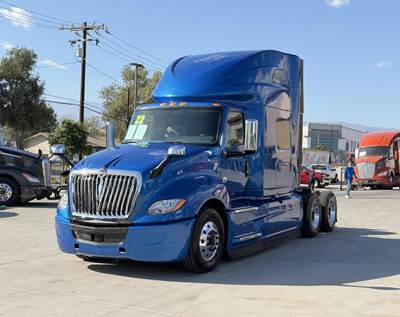 International LT Sleeper Semi Truck - Raised Roof Sleeper, Cummins 450HP, Automatic