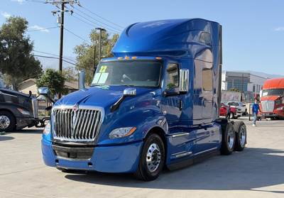 International LT Sleeper Semi Truck - Raised Roof Sleeper, Cummins 450HP, Automatic