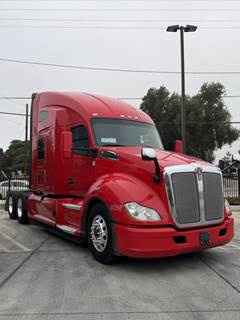 Kenworth T680 Sleeper Semi Truck - Raised Roof Sleeper, Cummins 450HP, 12 Speed Endurant Automatic