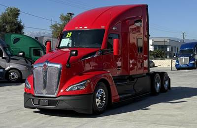 Kenworth T680 Sleeper Semi Truck - Raised Roof Sleeper, Cummins 450HP, 12 Speed Endurant Automatic