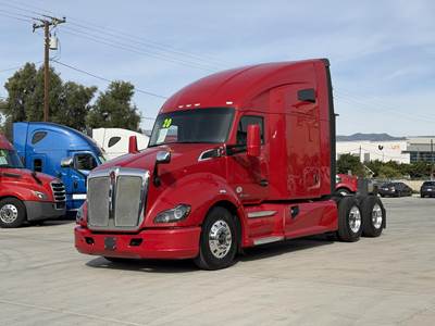 Kenworth T680 Sleeper Semi Truck - Raised Roof Sleeper, Cummins 450HP, Automatic