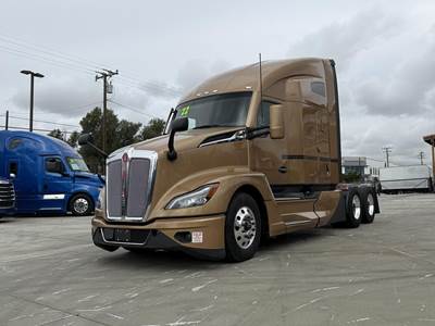 Kenworth T680 Sleeper Semi Truck - Paccar 455HP, Automatic