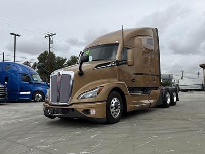 Kenworth T680 Sleeper Semi Truck - Paccar 455HP, Automatic