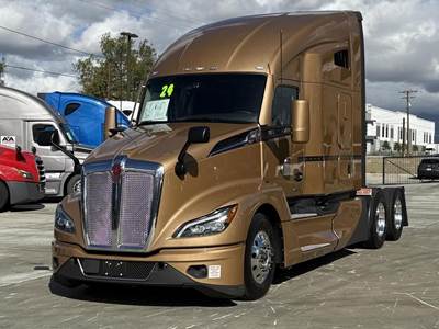 Kenworth T680 Sleeper Semi Truck - Paccar 455HP, Automatic
