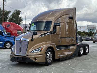 Kenworth T680 Sleeper Semi Truck - Paccar 455HP, Automatic