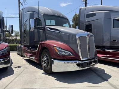 Kenworth T680 Sleeper Semi Truck - Cummins 450HP, Automatic