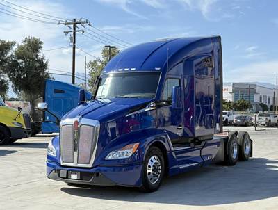 Kenworth T680 Sleeper Semi Truck - 450HP, Automatic