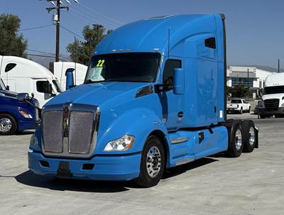 Kenworth T680 Sleeper Semi Truck - 450HP, Automatic
