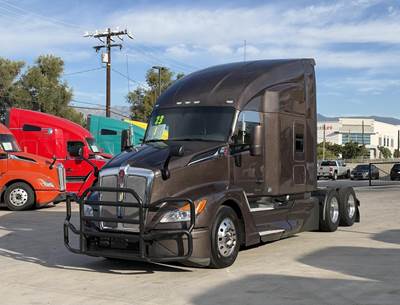 Kenworth T680 Sleeper Semi Truck - Raised Roof Sleeper, Cummins 400HP, 12 Speed Dt12 Automatic