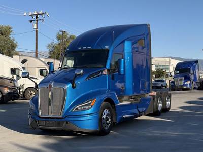 Kenworth T680 Sleeper Semi Truck - 450HP, Automatic
