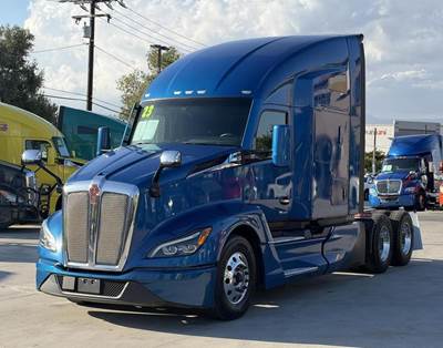 Kenworth T680 Sleeper Semi Truck - Raised Roof Sleeper, Paccar 405HP, 12 Speed Automatic