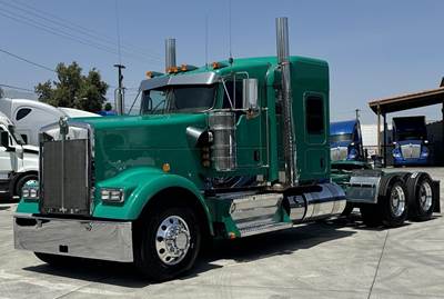 Kenworth W900 Sleeper Semi Truck - Flat Top Sleeper, Cummins 565HP, 18 Speed Manual
