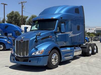 Peterbilt 579 Sleeper Semi Truck - Raised Roof Sleeper, Paccar 500HP, 13 Speed Manual