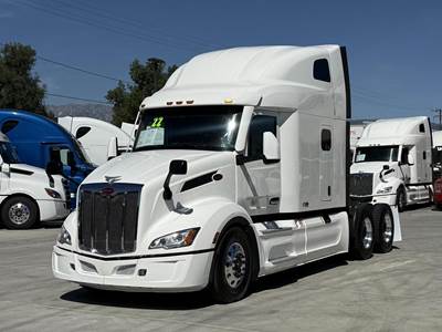 Peterbilt 579 Sleeper Semi Truck - Raised Roof Sleeper, Cummins 450HP, 12 Speed Automatic