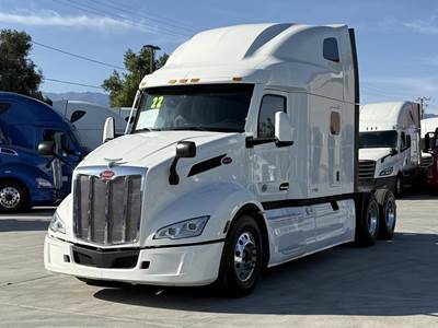 Peterbilt 579 Sleeper Semi Truck - Raised Roof Sleeper, Cummins 450HP, 12 Speed Automatic